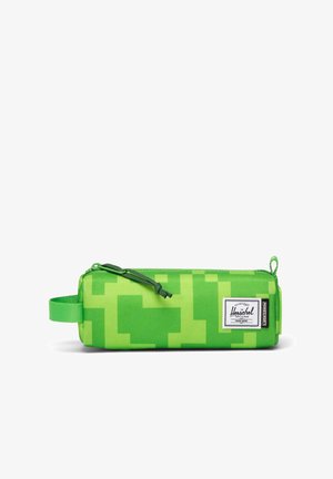 Lys grøn rektangulær penalhus med pixeleret mønster, lynlåslukning, sideløkke og Herschel-mærkat foran.