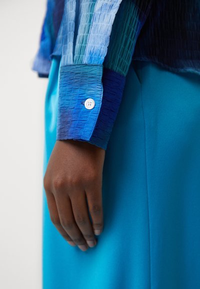 Ahluwalia KORO FITTED - Πουκαμίσα με κουμπιά - blue