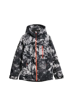 Veste imperméable noir et blanc à motifs avec capuche, fermeture éclair contrastante orange et poches. Présente un tissu texturé et un détail logo.