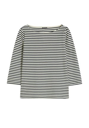 Camicia a maniche lunghe con righe orizzontali nere e bianche e un'ampia scollatura rotonda, distesa su uno sfondo bianco.