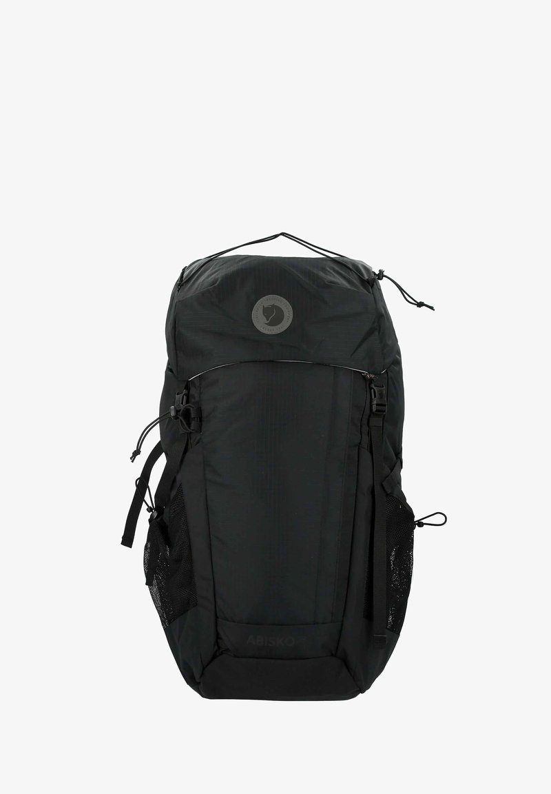 Zaino nero con tessuto dall'aspetto liscio, parte superiore arrotondata, tasche laterali in rete e logo circolare sulla parte anteriore. Include spallacci regolabili.