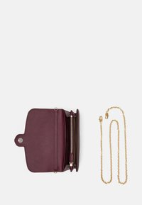 Lauren Ralph Lauren LEATHER MEDIUM ADAIR CROSSBODY - Clutch - pinot noir