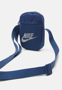 Nike Sportswear HERITAGE UNISEX - Mala a tiracolo - mystic navy/white