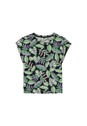 Top de manga corta en tela negra con un estampado de hojas en verde, morado y crema. Cuello redondo con un ajuste relajado.