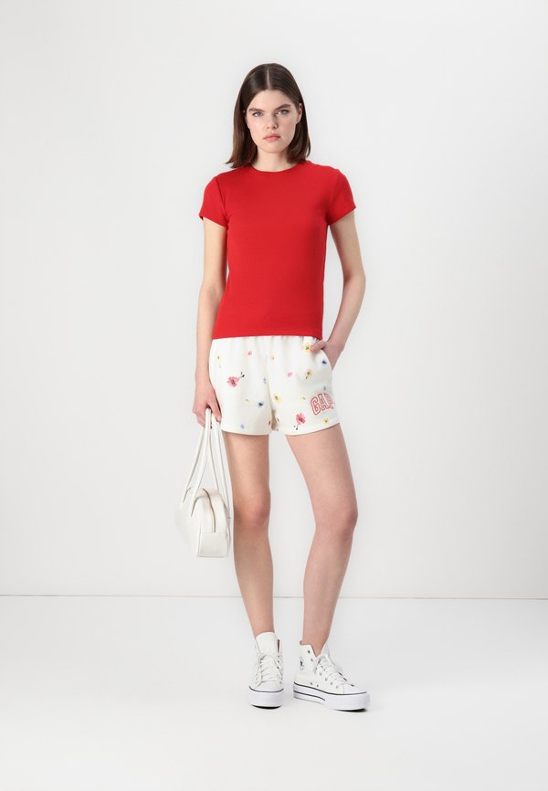 Basic T-shirt - tomato sauce3