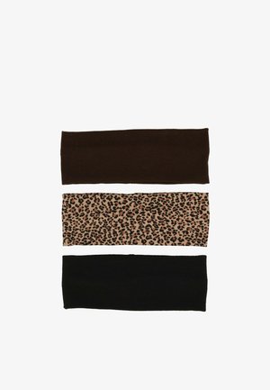 Tre fasce per capelli: in alto in tessuto costellato marrone scuro, al centro beige con stampa leopardata nera, in basso in materiale costellato nero solido.