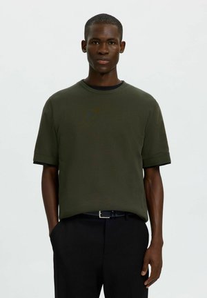 Selected, T-SHIRT TORINO KNIT - Basic T-shirt - forest night