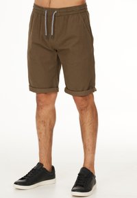 Cruz GILCHREST - Shorts - tarmac