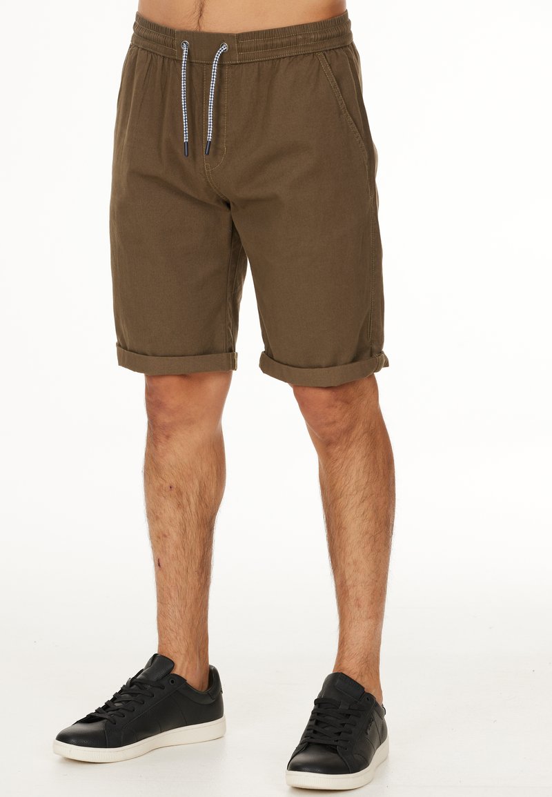 Cruz GILCHREST - Shorts - tarmac