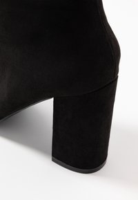 Nly by Nelly Stövel - black