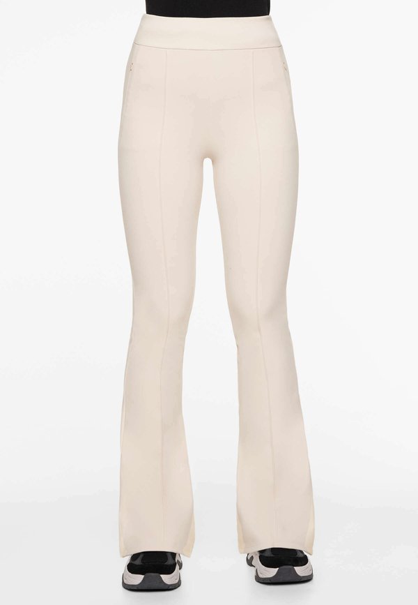 HIGH-RISE WARM FLARE - Stoffhose - beige