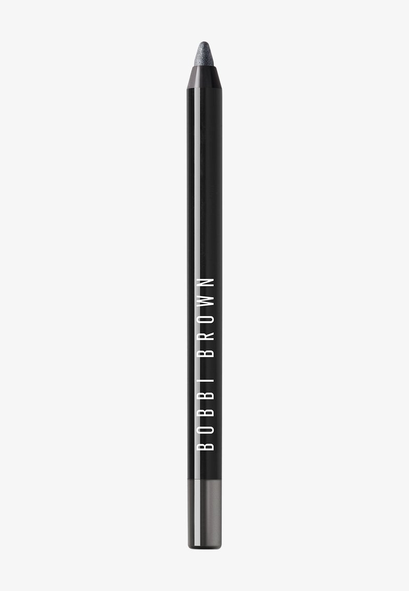 Musta kynäraidallinen eyelineri, jossa on hopea kärki, sujuvalla, kiiltävällä pinnalla ja valkoisella tekstillä "BOBBI BROWN" sivuilla.