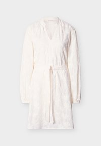 Λευκό φόρεμα από υφή ύφασμα με κεντήματα λουλουδιών, με λαιμόκοψη σε σχήμα V, μακριά μανίκια και ζώνη στη μέση για ρυθμιζόμενη εφαρμογή.