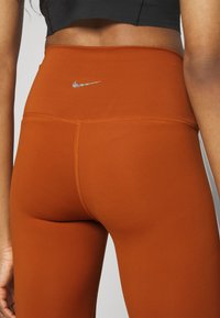Nike Performance Leggings - brown