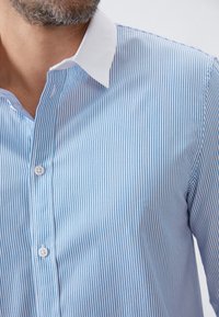 Pier One Pluus - blue/white