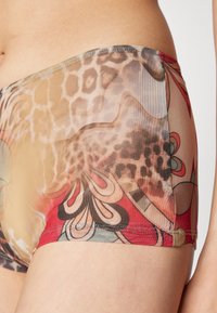 Jaded London MICRO HOT PANT SHORTS LEOPARD - Papl�ūdimio reikmuo - multicolor