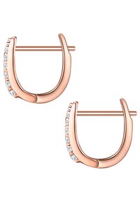 Boucles d'oreilles en or rose en forme de créole avec un design lisse et courbé, ornées de petites pierres transparentes sur un bord. Fermeture à épingle en métal en haut.