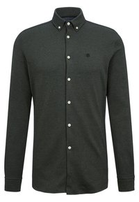 Camisa abotonada de color verde oscuro con mangas largas, que presenta una tela texturizada, un cuello con puntas y botones blancos en la parte frontal.