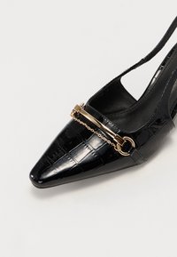 Thumbnail Image 7