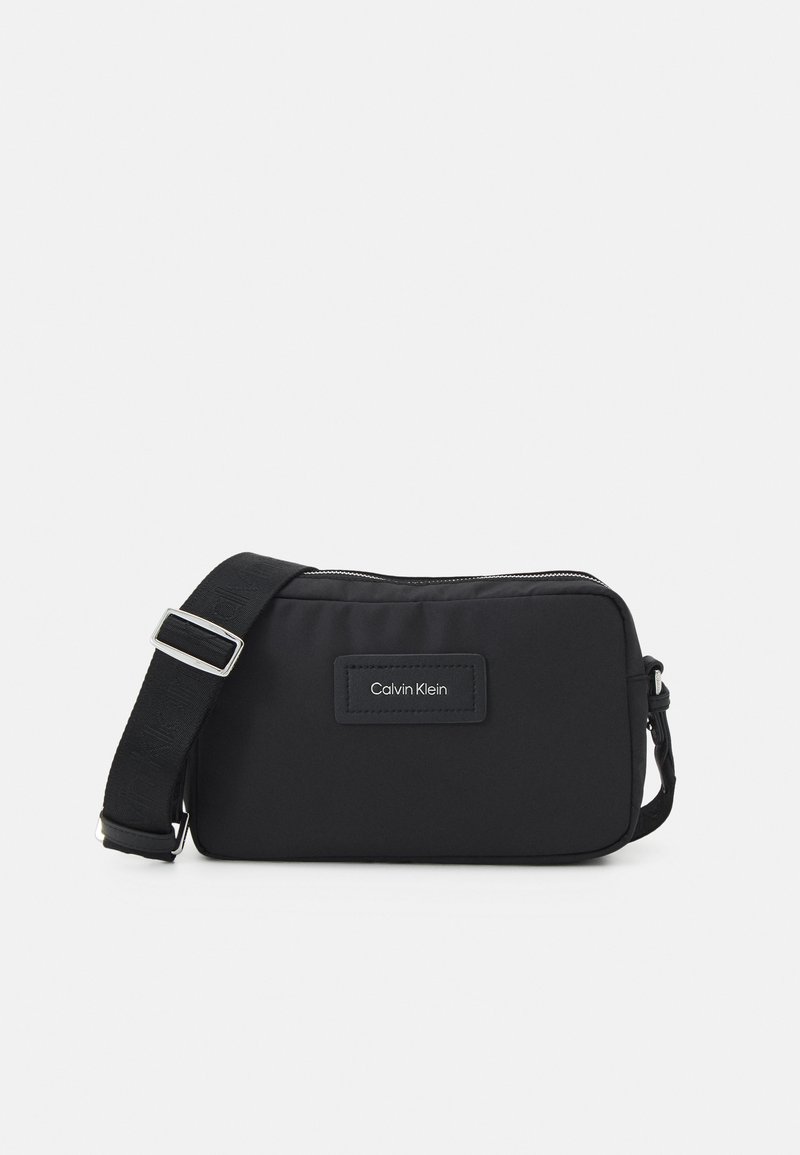 Calvin Klein CK ESSENTIAL CAMERA BAG Across body bag black/black