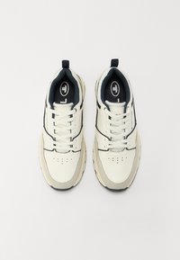 Thumbnail Image 4