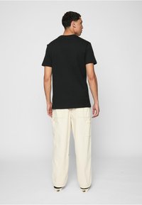 Mister Tee VINTAGE BALLIN - Potiskana majica - black