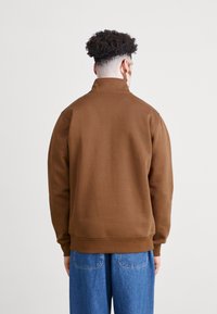 Carhartt WIP CHASE - Sweatshirt - chocolate/gold