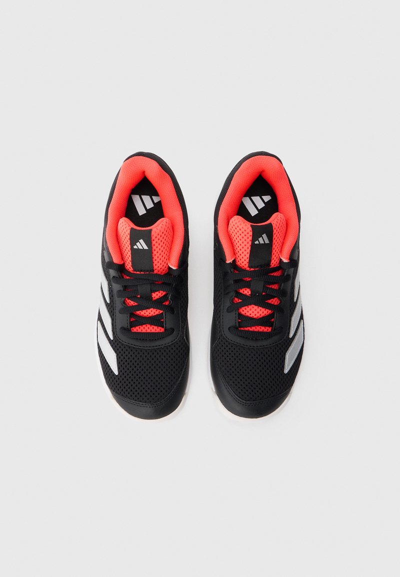 adidas Performance COURTFLASH UNISEX - Multicourt tennis shoes -  white/silver-coloured/core black/white - Zalando