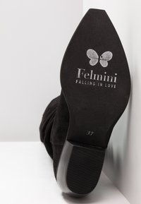 Felmini Botas mosqueteras - black