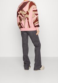 HUGO Sweatshirt - pink
