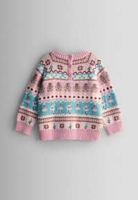 Sweter dzianinowy z różowym tłem, niebieskimi wzorami, zielonymi postaciami i czerwonymi akcentami. Okrągły dekolt i guziki z tyłu.