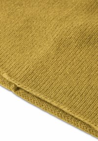 Tessuto lavorato a maglia giallo, superficie testurizzata con motivo a coste. I bordi sembrano cuciti, creando un leggero arricciamento.