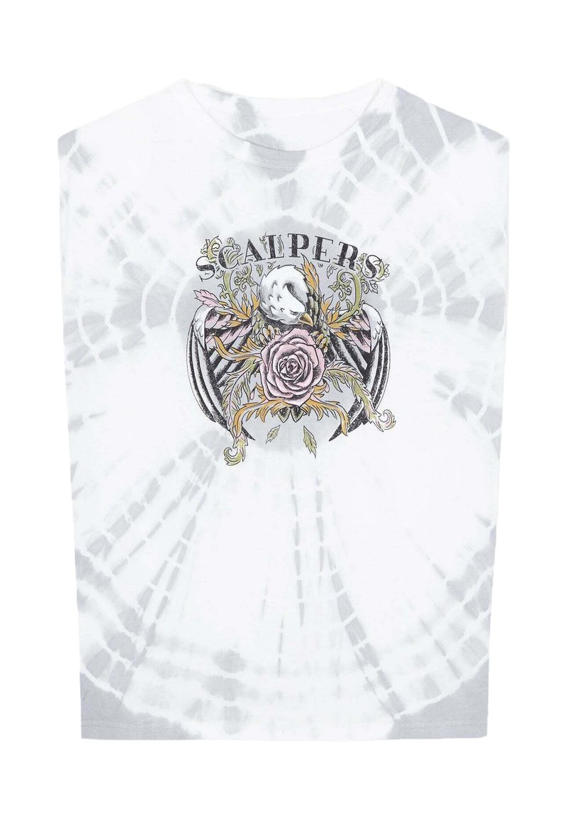 T-shirt tie-dye bianco e grigio con una grafica di teschio e rosa, con accenti floreali e il testo "Scalpers" sopra il design.