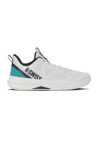 Λευκό και τιρκουάζ αθλητικό παπούτσι K-Swiss με μαύρη επένδυση, διχτυωτό επάνω μέρος και χοντρή σόλα, από την εξωτερική πλευρά.