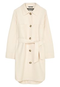 Abrigo color crema con cinturón, hecho de tela suave, con cuello, dos grandes bolsillos frontales y dobladillo redondeado con botones oscuros.