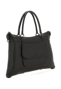 Borsa a mano in pelle nera con doppio manico, tasca frontale e superficie texture. Dotata di dettagli in argento e chiusura superiore con cerniera.