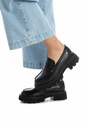 XTI Zapatos sin cordones - black