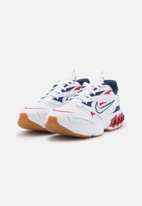 Nike Sportswear ZOOM AIR FIRE - Sapatilhas - white/aura/mystic hibiscus/midnight navy/med brown