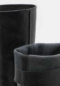 L37 Stivali alti - black