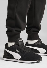 Puma ST RUNNER - Zapatillas - black- white- silver