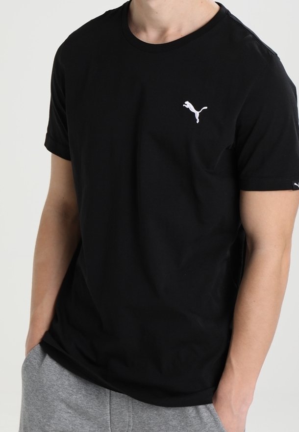 Svart bomullströja med korta ärmar, prydd med en liten vit Puma-logotyp på bröstet. Enkel, klassisk design med rund halsringning.