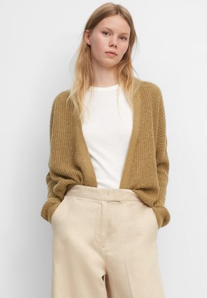MIT EDLER ALPAKA-WOLLE - Cardigan - brown ochre