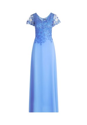 Jasnoniebieska sukienka do ziemi z koronkowym kwiatowym topem i krótkimi, przejrzystymi koronkowymi rękawami, z dekoltem w kształcie litery V.