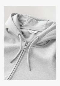 Kijelölve, grey marl