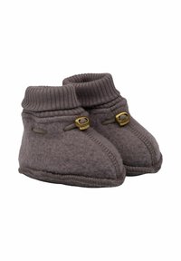 Bocanci gri din felt cu manșete tricotate cu nervuri, având un accent decorativ în formă de buclă aurie și o cusătură pe baza acestora.