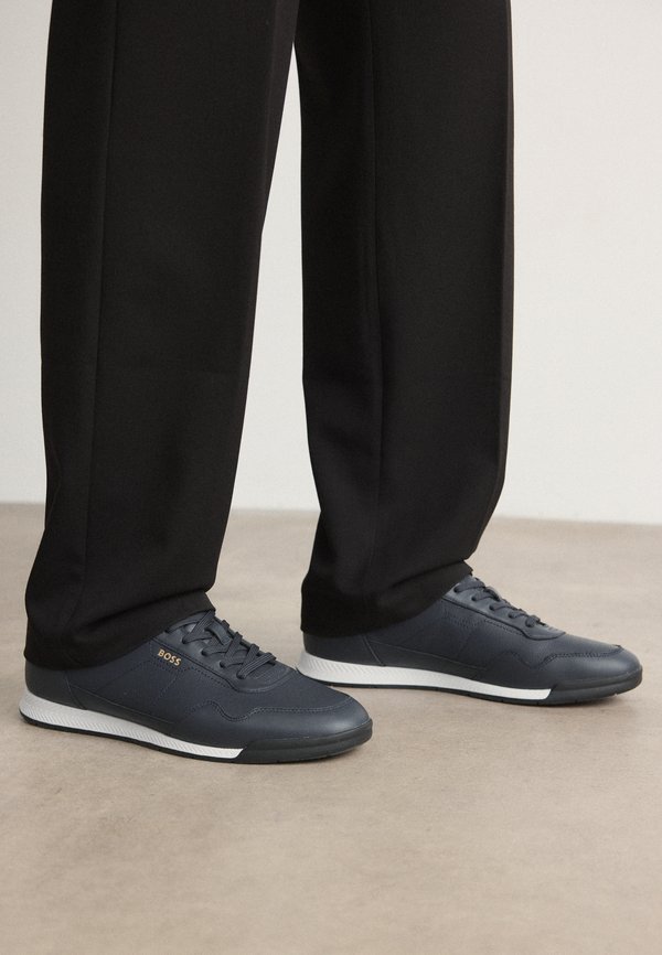 TITANIUM  - Trainers2