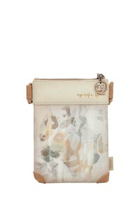 Bolso de crossbody con cremallera en suave piel beige con un patrón acuarelado en crema, marrón y colores suaves, que presenta un charm decorativo.