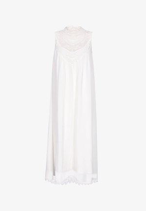 Bílé maxi šaty bez rukávů s krajkovým sedlem a vysokým límcem, zdobené květinovou krajkou a zakončené vroubkovaným lemem.