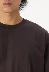Edwin OVERSIZE BASIC UNISEX - Lihtne T-särk - mole