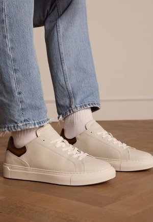 Manfield SNEAKER MIT GRAUEN DETAILS - Baskets basses - offwhite